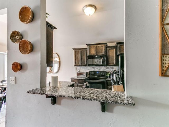 10724 SW 30th Street, Yukon, OK 73099