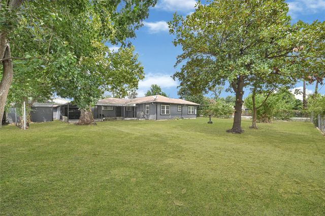 914 Manor Street, Houston, TX 77015