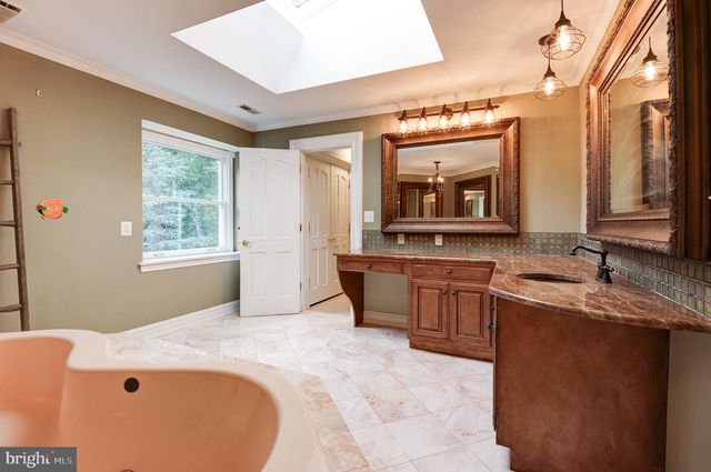 11501 SKIPWITH LN, Potomac, MD 20854
