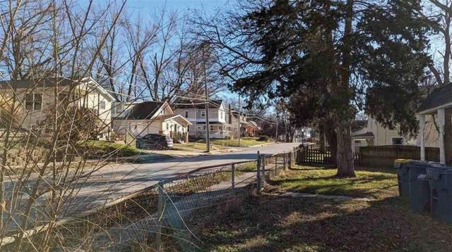 224 S Missouri Street, Liberty, MO 64068