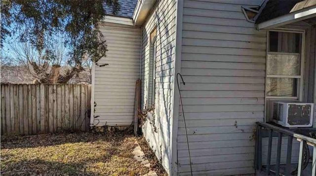 224 S Missouri Street, Liberty, MO 64068
