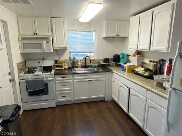 845 E H, Colton, CA 92324