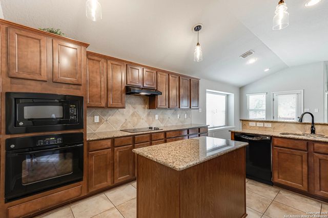 23702 Misty Peak, San Antonio, TX 78258