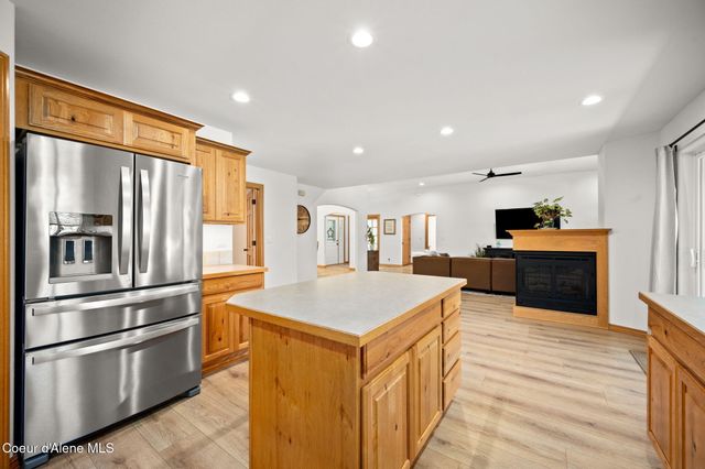 11393 N Rocking R RD, Hayden, ID 83835