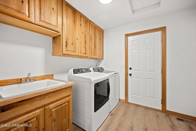 11393 N Rocking R RD, Hayden, ID 83835