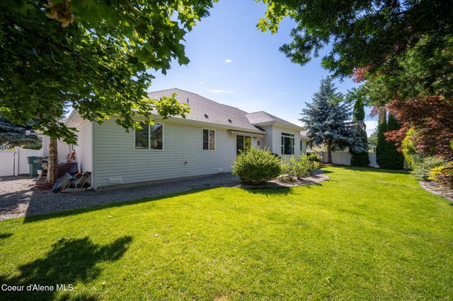 11393 N Rocking R RD, Hayden, ID 83835