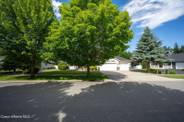11393 N Rocking R RD, Hayden, ID 83835