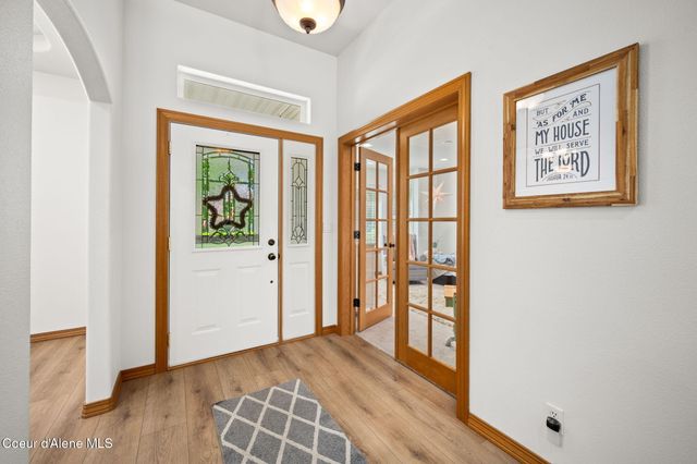11393 N Rocking R RD, Hayden, ID 83835