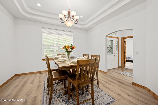 11393 N Rocking R RD, Hayden, ID 83835