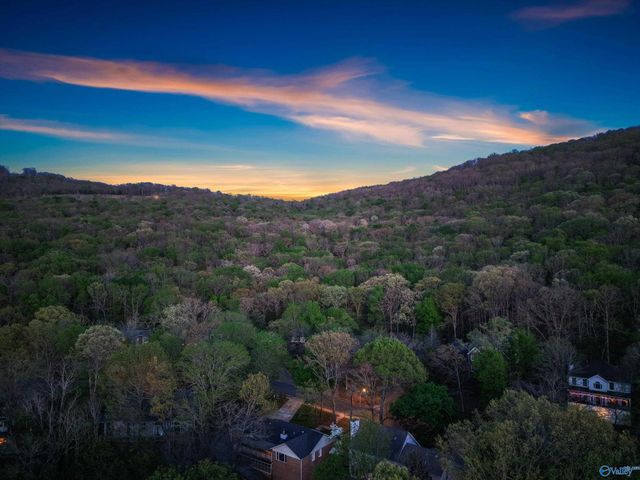 7807 Valley Bend Drive, Huntsville, AL 35802