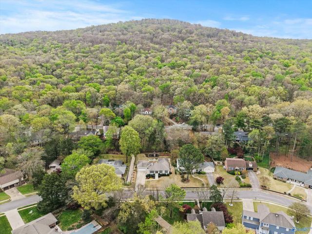 7807 Valley Bend Drive, Huntsville, AL 35802