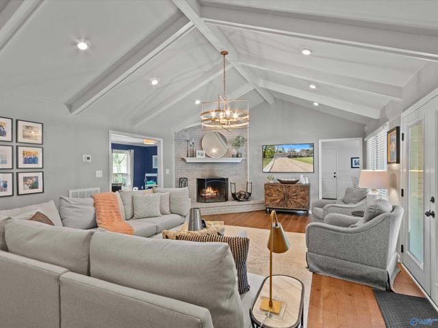 7807 Valley Bend Drive, Huntsville, AL 35802