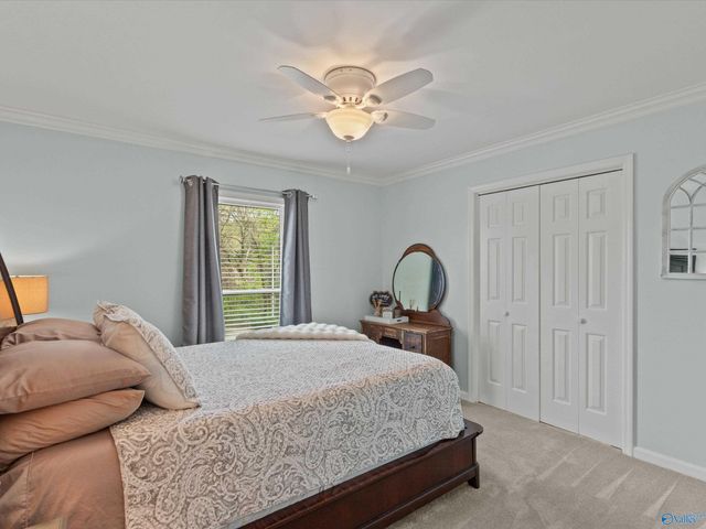 7807 Valley Bend Drive, Huntsville, AL 35802