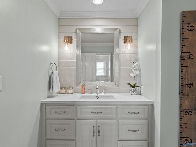 7807 Valley Bend Drive, Huntsville, AL 35802