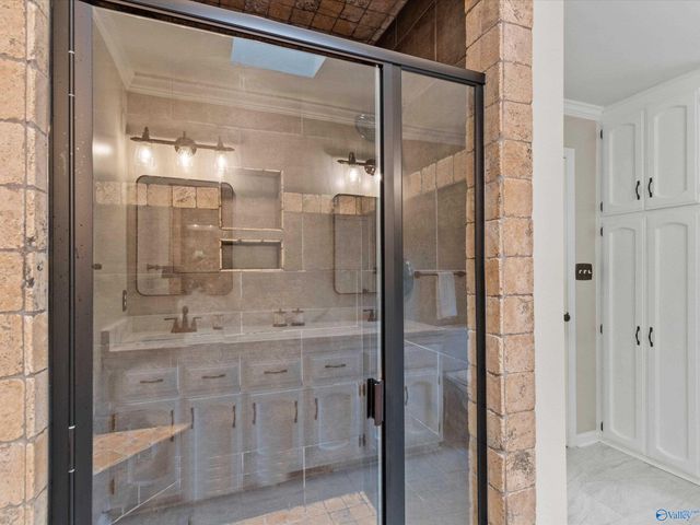 7807 Valley Bend Drive, Huntsville, AL 35802