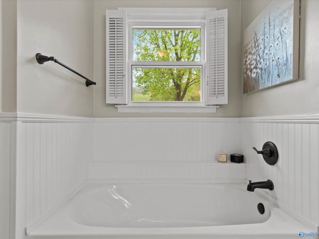 7807 Valley Bend Drive, Huntsville, AL 35802