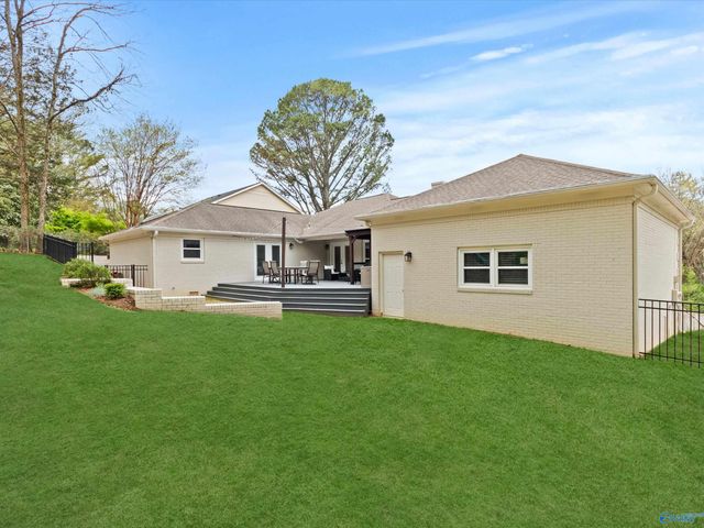 7807 Valley Bend Drive, Huntsville, AL 35802