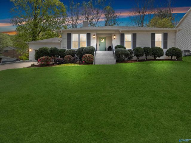 7807 Valley Bend Drive, Huntsville, AL 35802