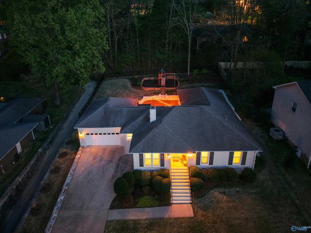 7807 Valley Bend Drive, Huntsville, AL 35802