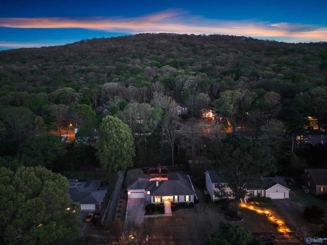 7807 Valley Bend Drive, Huntsville, AL 35802