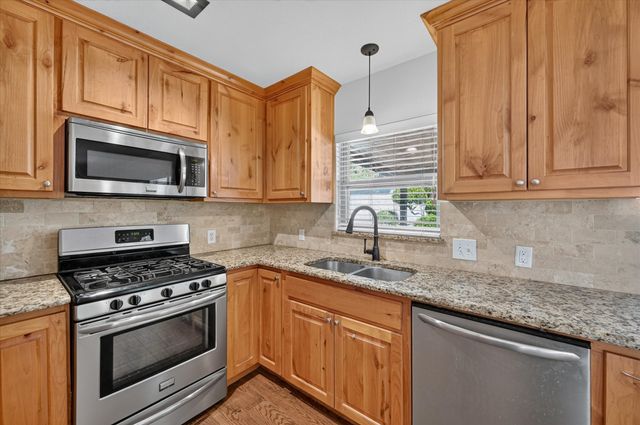521 E Glendale Street, Crowley, TX 76036