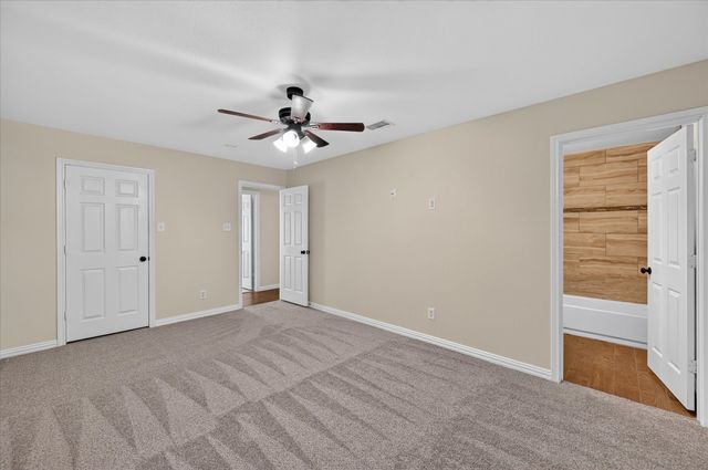 521 E Glendale Street, Crowley, TX 76036