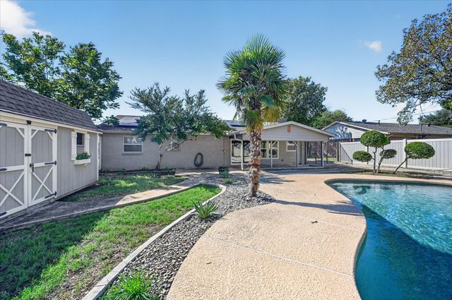 521 E Glendale Street, Crowley, TX 76036