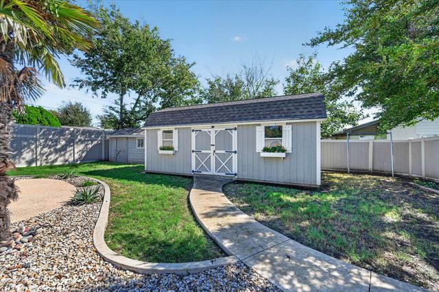 521 E Glendale Street, Crowley, TX 76036