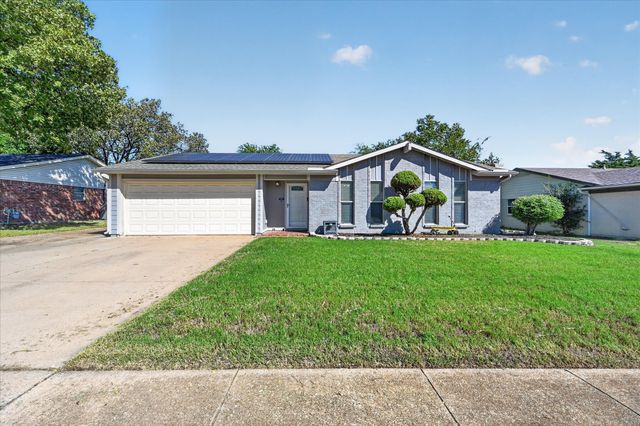 521 E Glendale Street, Crowley, TX 76036