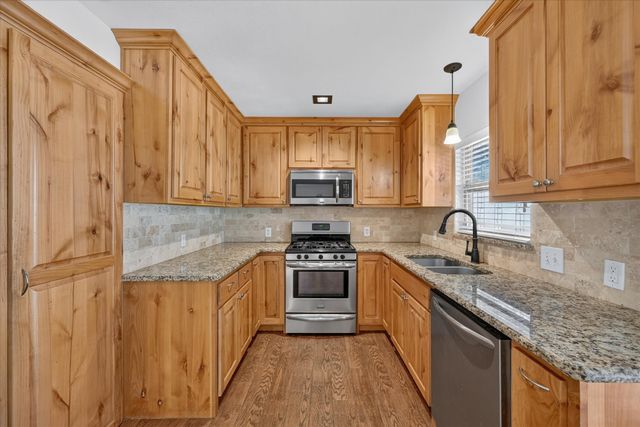 521 E Glendale Street, Crowley, TX 76036