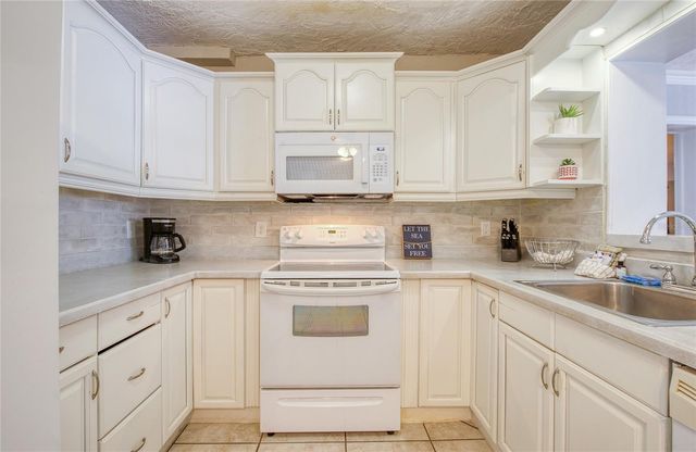 5213 97TH WAY N, St Petersburg, FL 33708