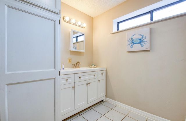 5213 97TH WAY N, St Petersburg, FL 33708