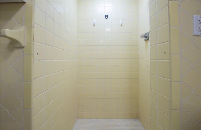 5213 97TH WAY N, St Petersburg, FL 33708