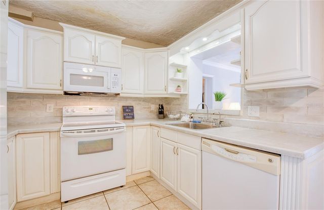 5213 97TH WAY N, St Petersburg, FL 33708