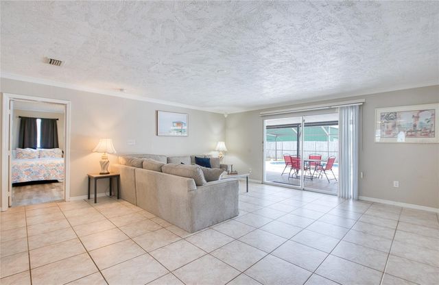 5213 97TH WAY N, St Petersburg, FL 33708