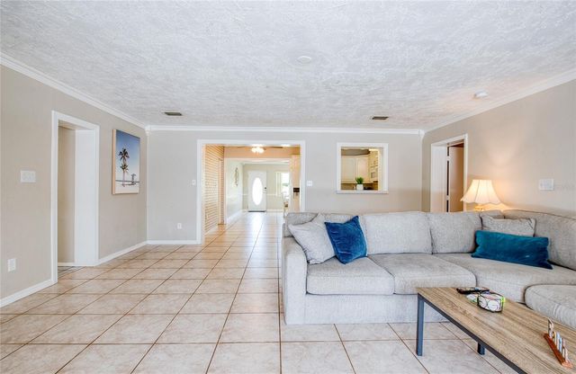 5213 97TH WAY N, St Petersburg, FL 33708