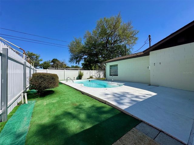 9099 108TH AVENUE, Seminole, FL 33777