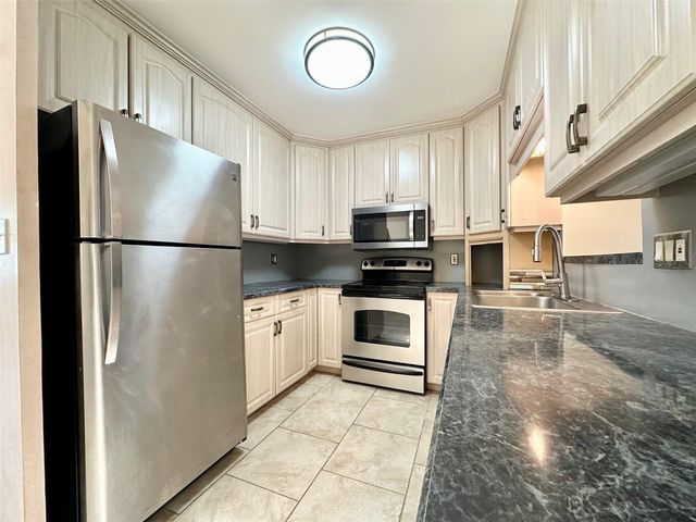 9099 108TH AVENUE, Seminole, FL 33777