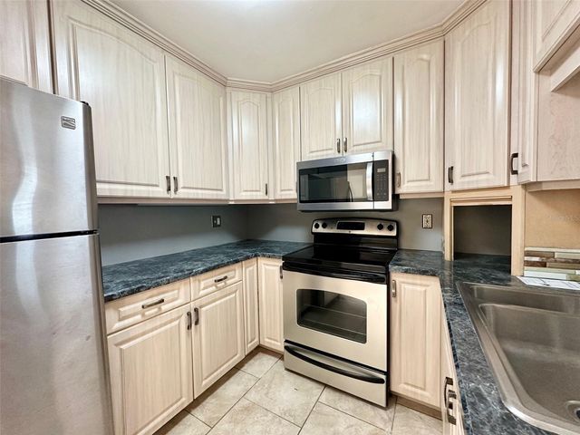 9099 108TH AVENUE, Seminole, FL 33777