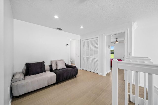 5855 NW 42nd Way, Boca Raton, FL 33496