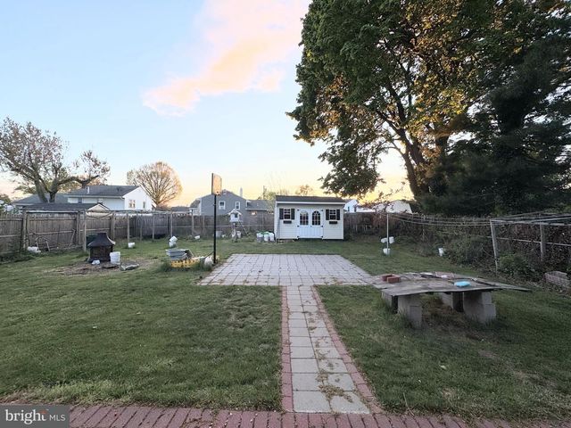 100 WINDING WAY, Hamilton, NJ 08620