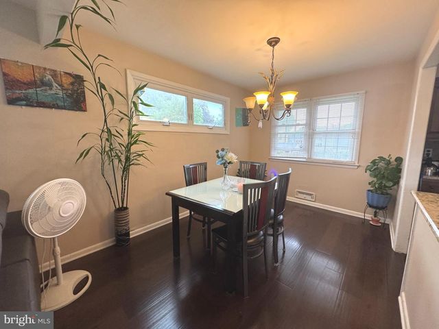 100 WINDING WAY, Hamilton, NJ 08620