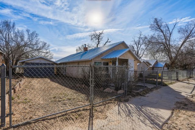 408 N Ross Avenue, Mountainair, NM 87036