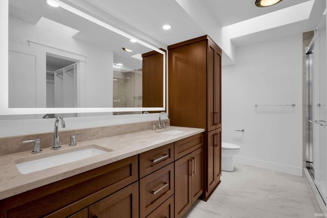2405 E Queens Way Drive, Bloomington, IN 47401