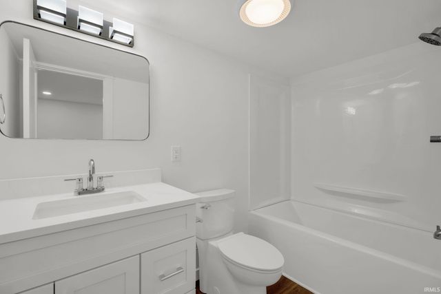 2405 E Queens Way Drive, Bloomington, IN 47401