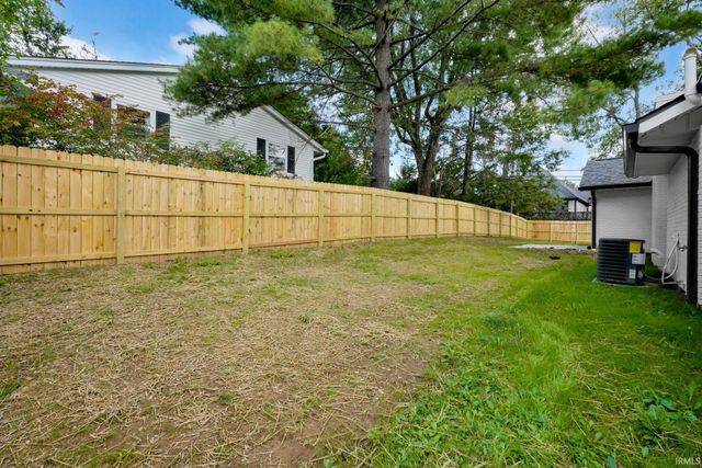 2405 E Queens Way Drive, Bloomington, IN 47401