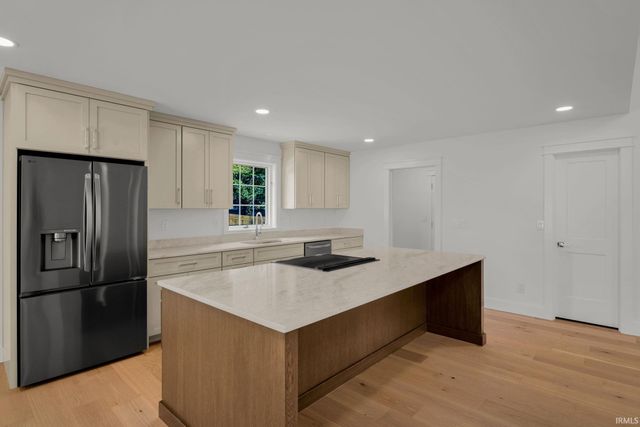 2405 E Queens Way Drive, Bloomington, IN 47401