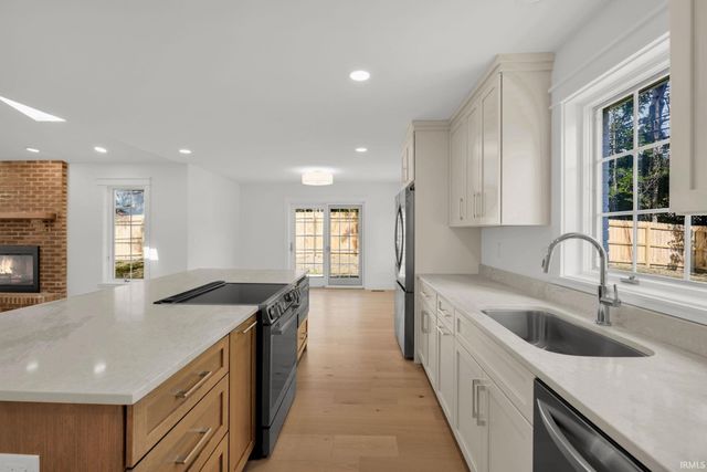 2405 E Queens Way Drive, Bloomington, IN 47401