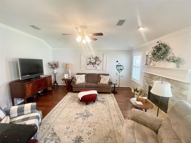 30 Steep Trail Place, Conroe, TX 77385