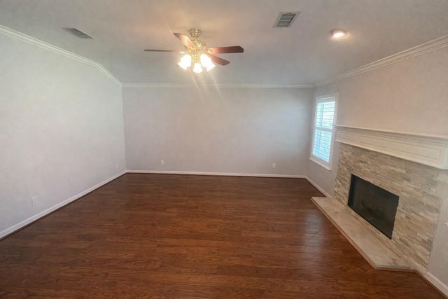 30 Steep Trail Place, Conroe, TX 77385